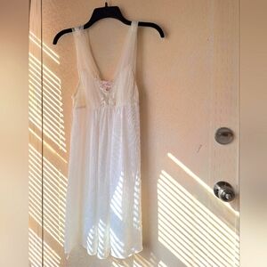 Oscar de la Renta White Lace Chemise